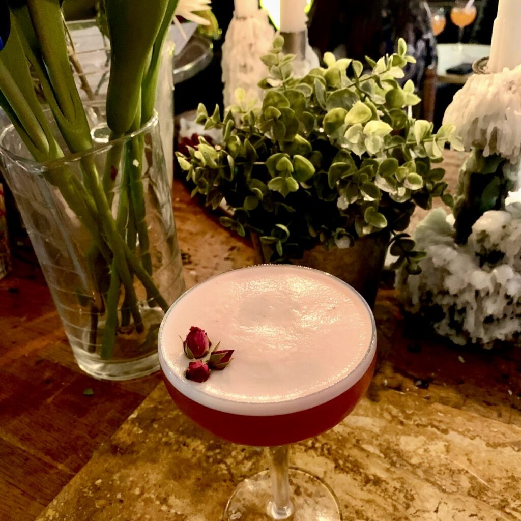 Cocktail maison Rosie au bar Co à Paris 18