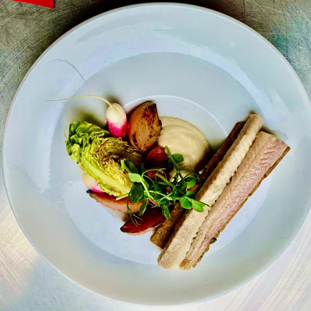 Plat anguille fumée KVR purée de topinambours au restaurant CO Paris 18